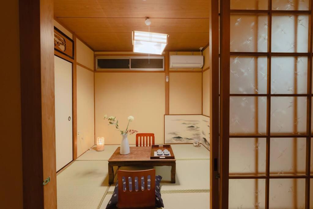 Holiday home 京都中心部【九色庵】嵐山直行　駅近　西院すぐ *