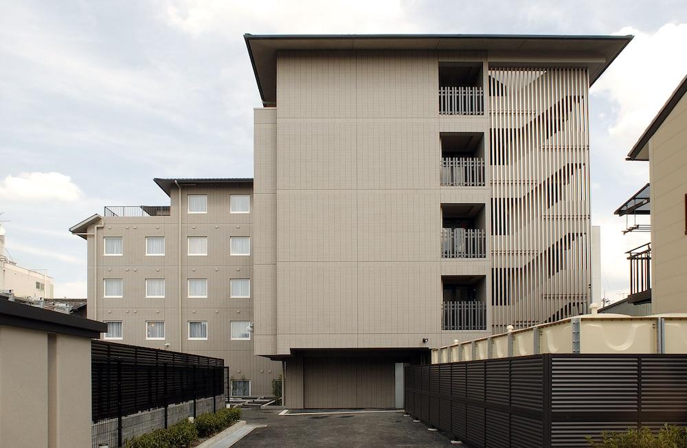 Toyoko Gojo-omiya Hotel 3*