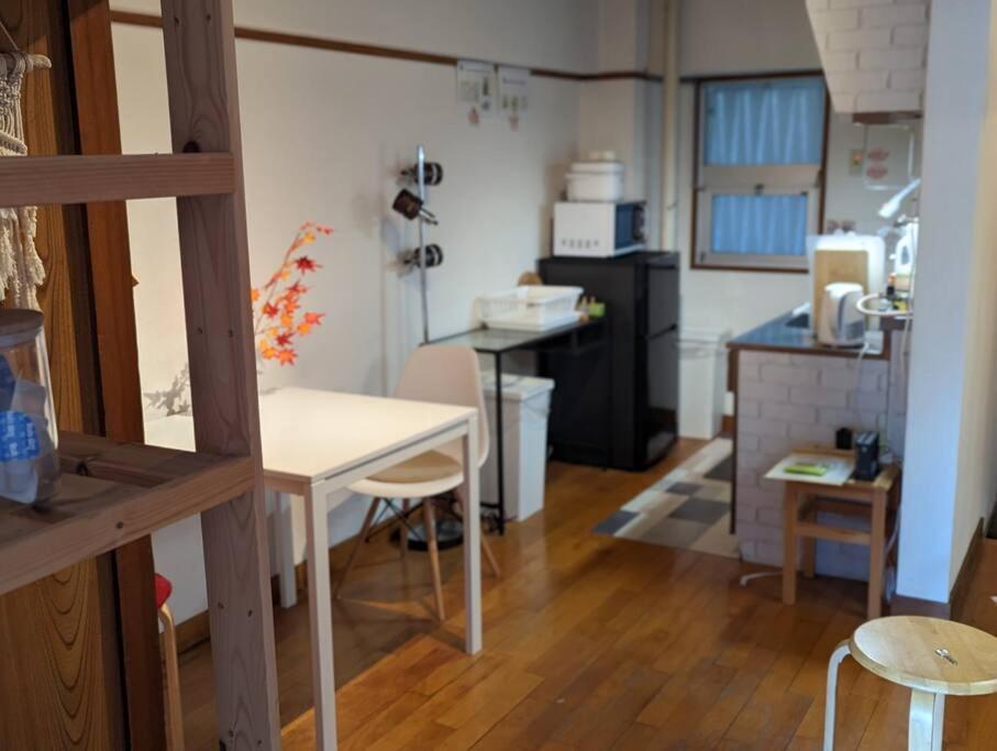 【豊和マンション稲荷302号室】伏見稲荷駅徒歩３分！free Wifi付のお宿！ * Kyoto