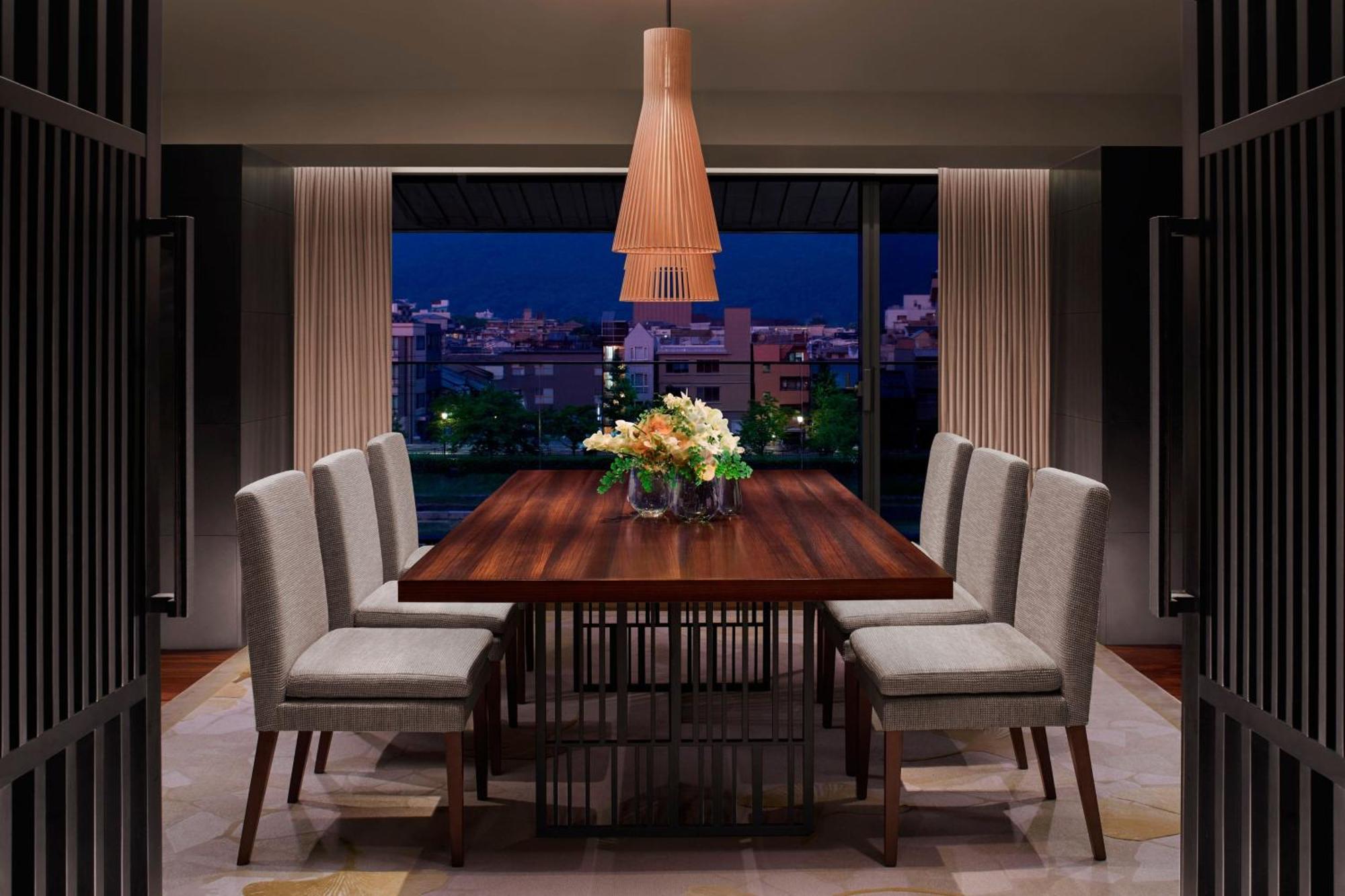 Hotel The Ritz-carlton