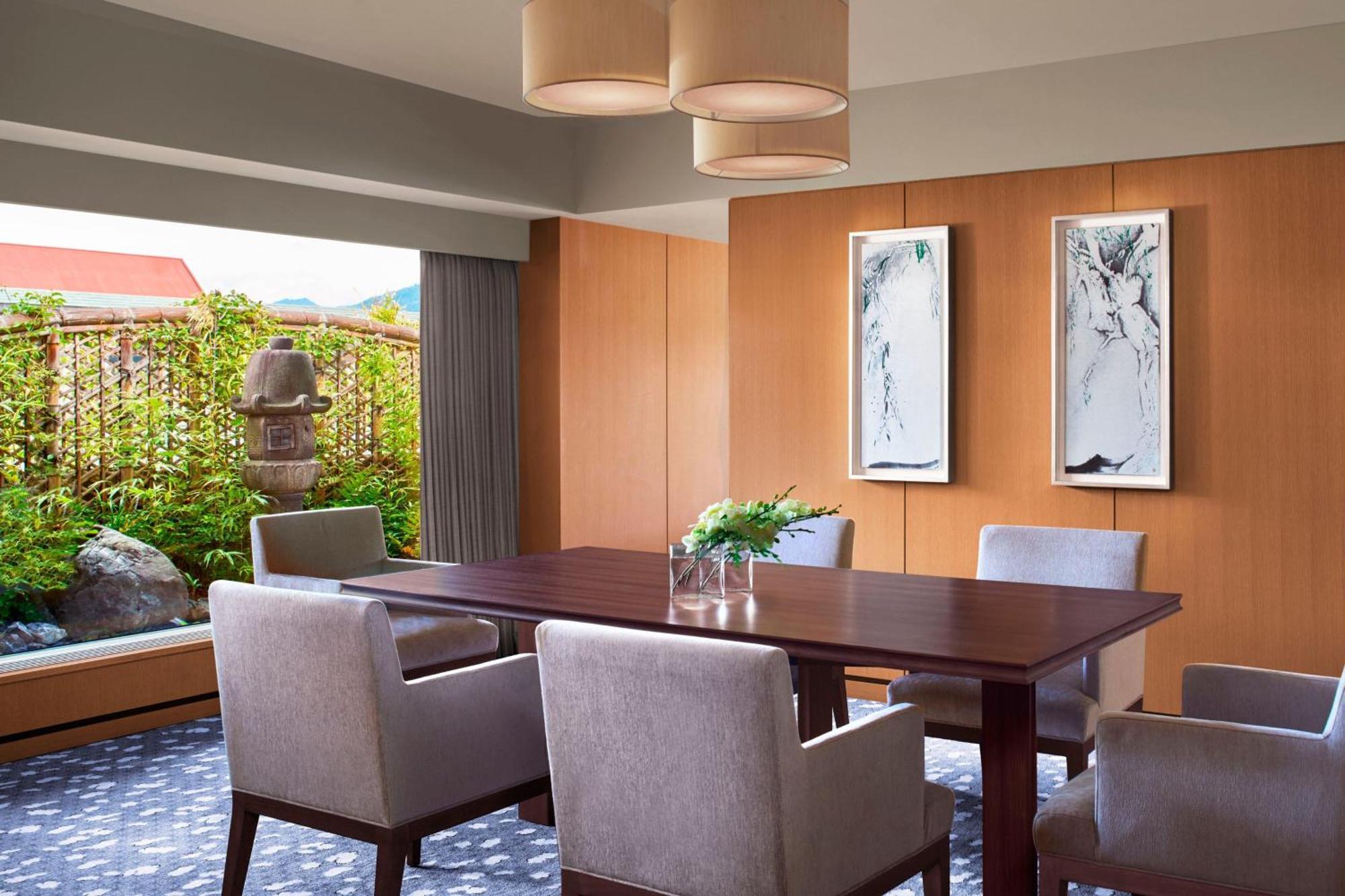 The Ritz-carlton Hotel