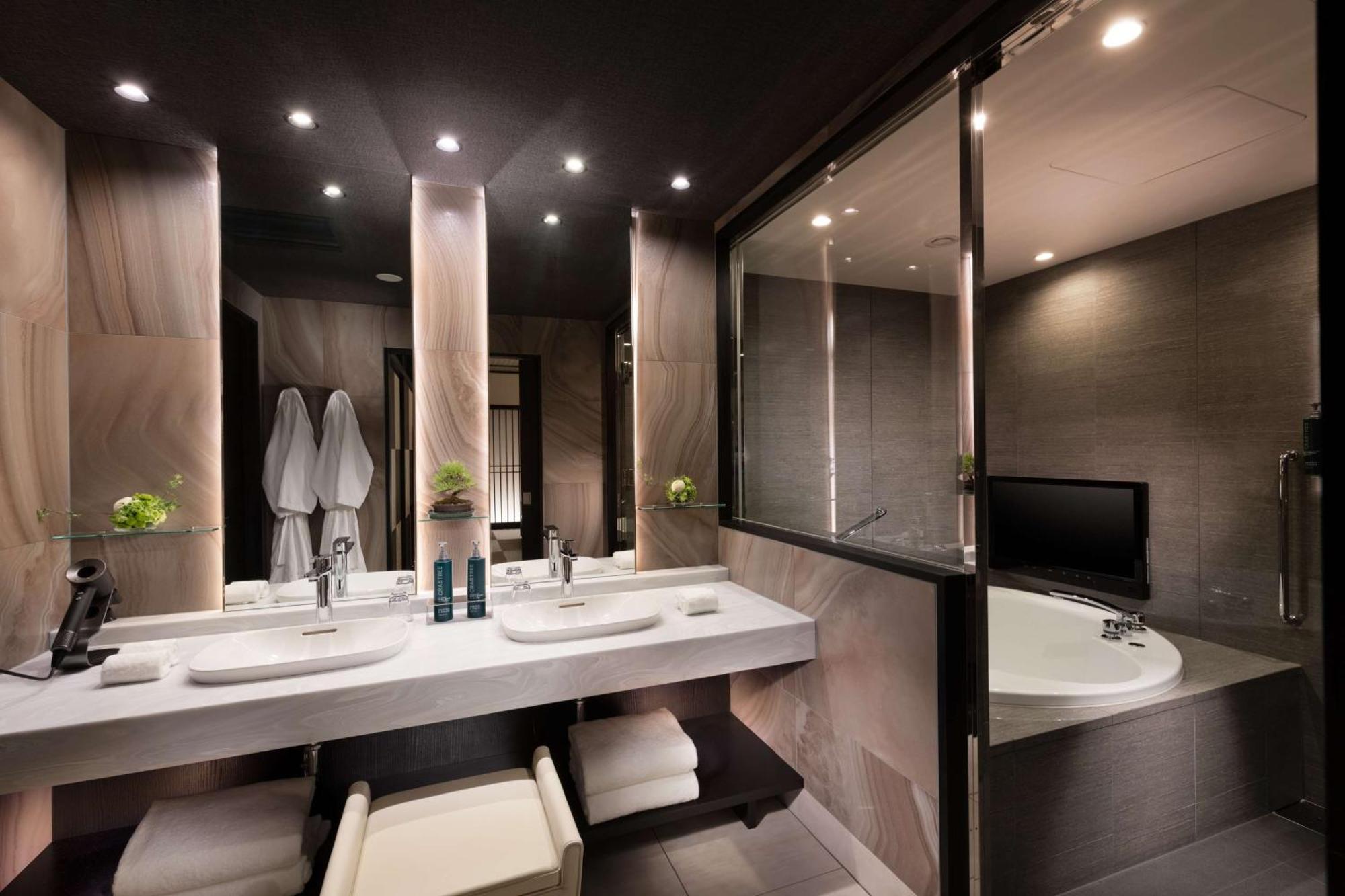 Doubletree By Hilton Station Hotel 4*