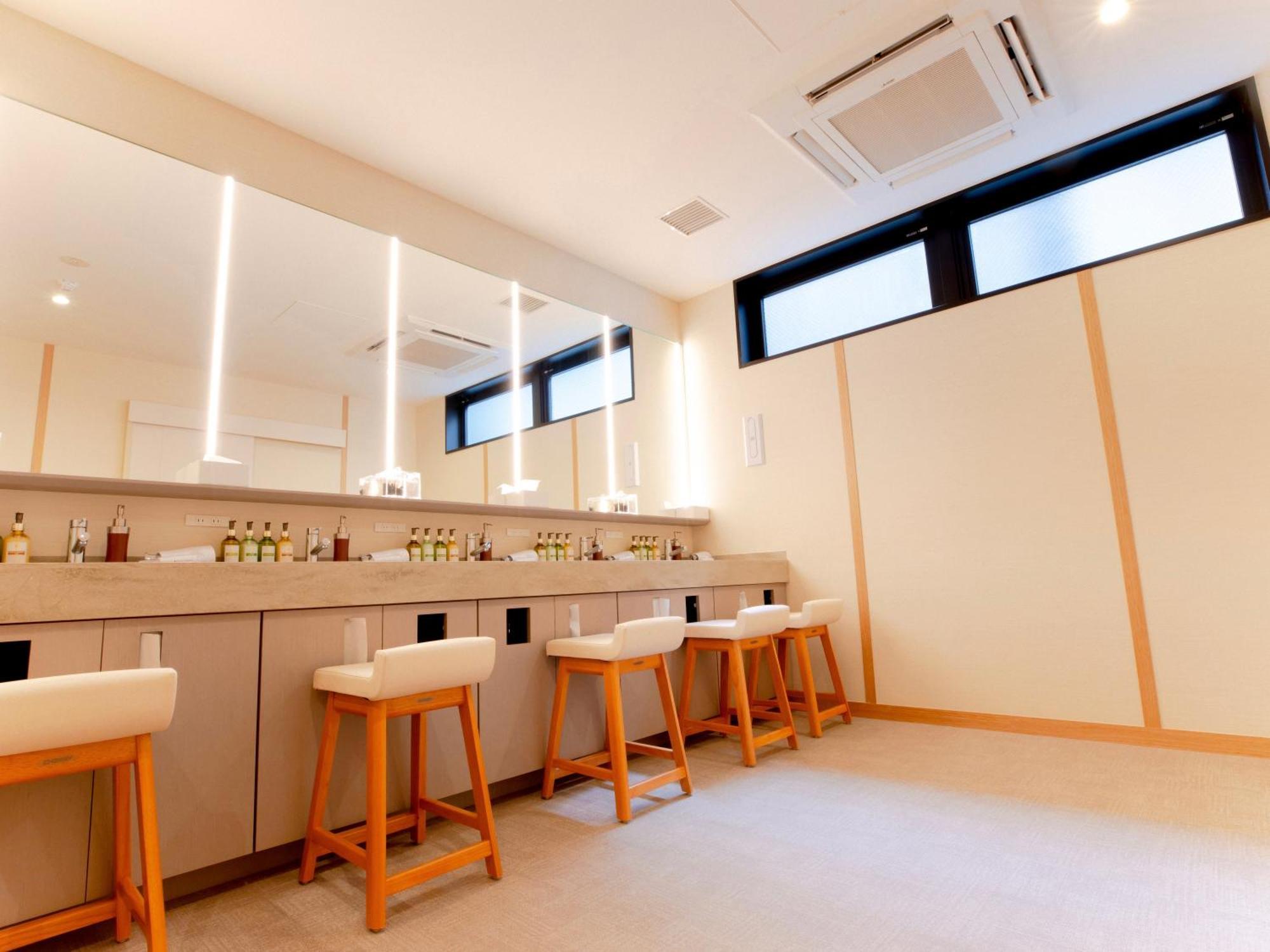 Glansit Kawaramachi Capsule hotel 2*