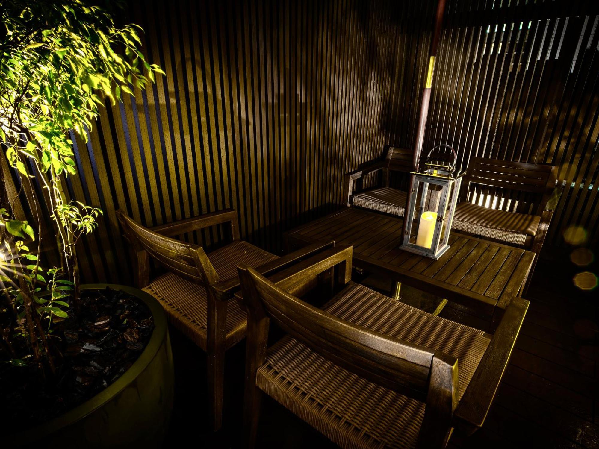 Glansit Kawaramachi Capsule hotel 2*