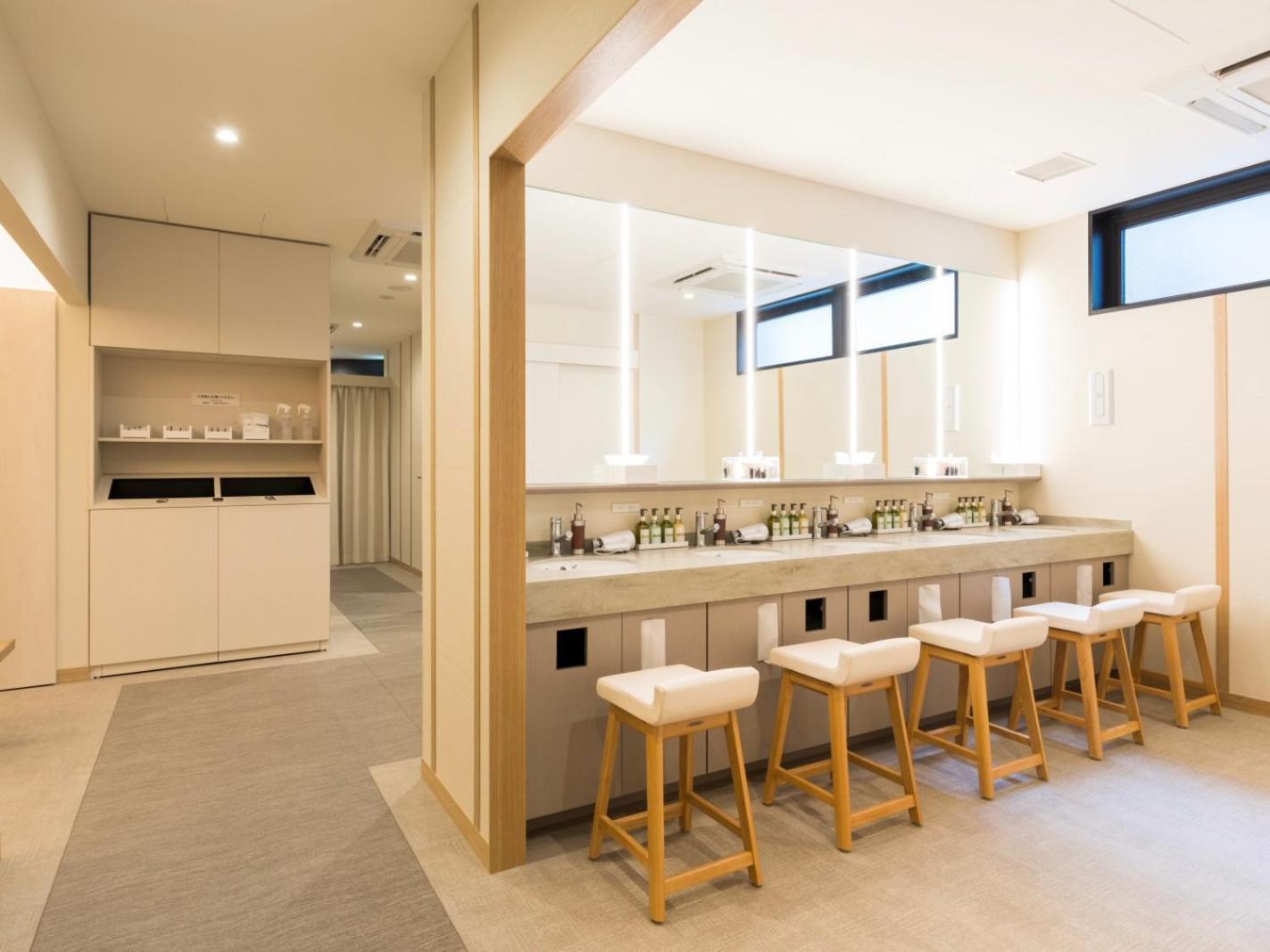 Capsule hotel Glansit Kawaramachi 2*