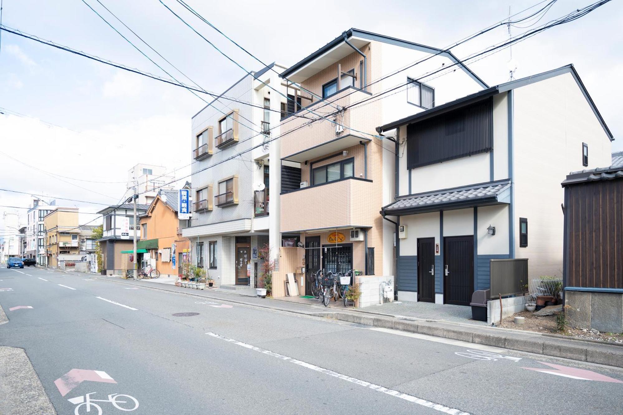Shishinkaku Apartment *