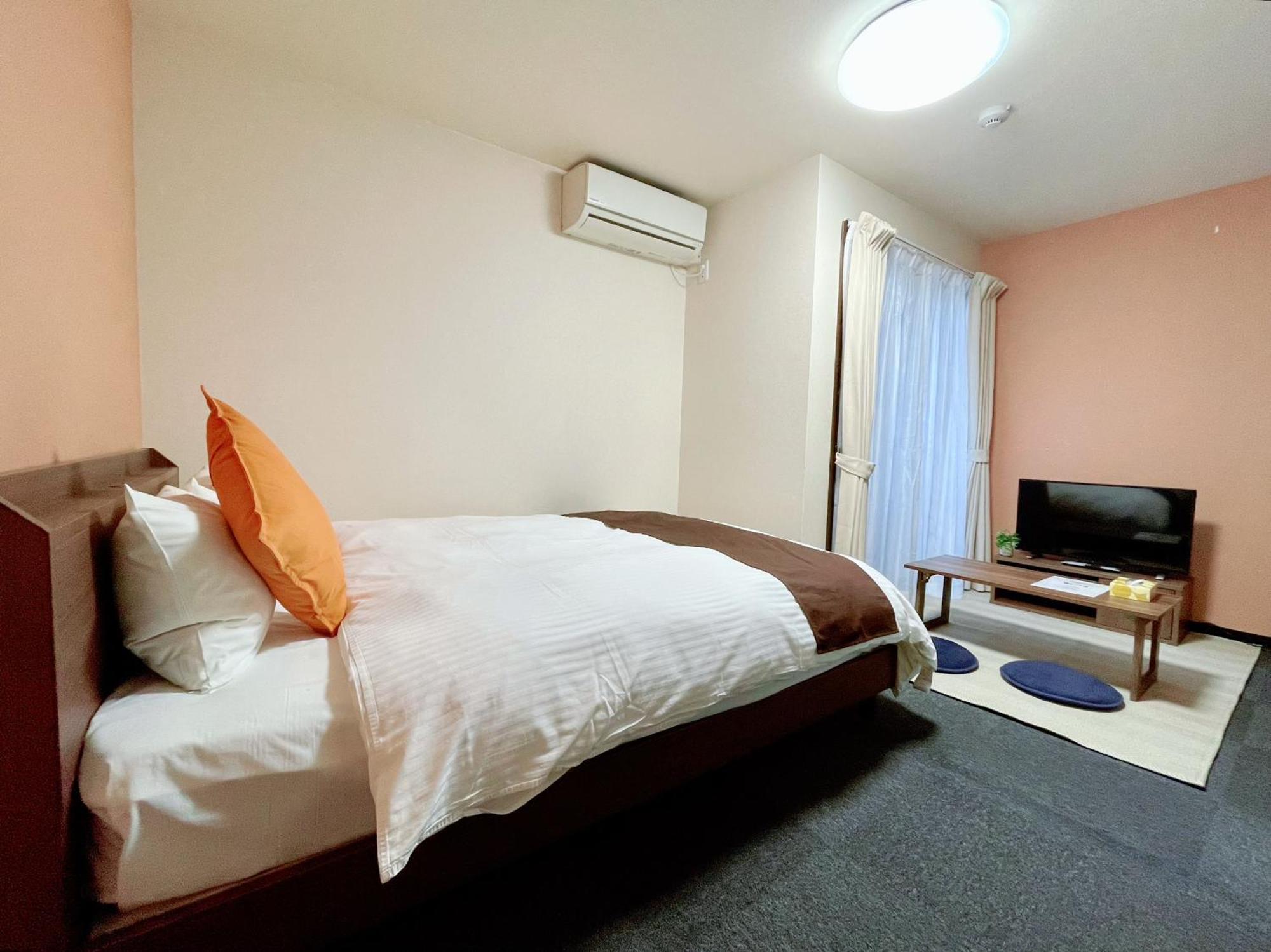 Calm Nijo Apartment