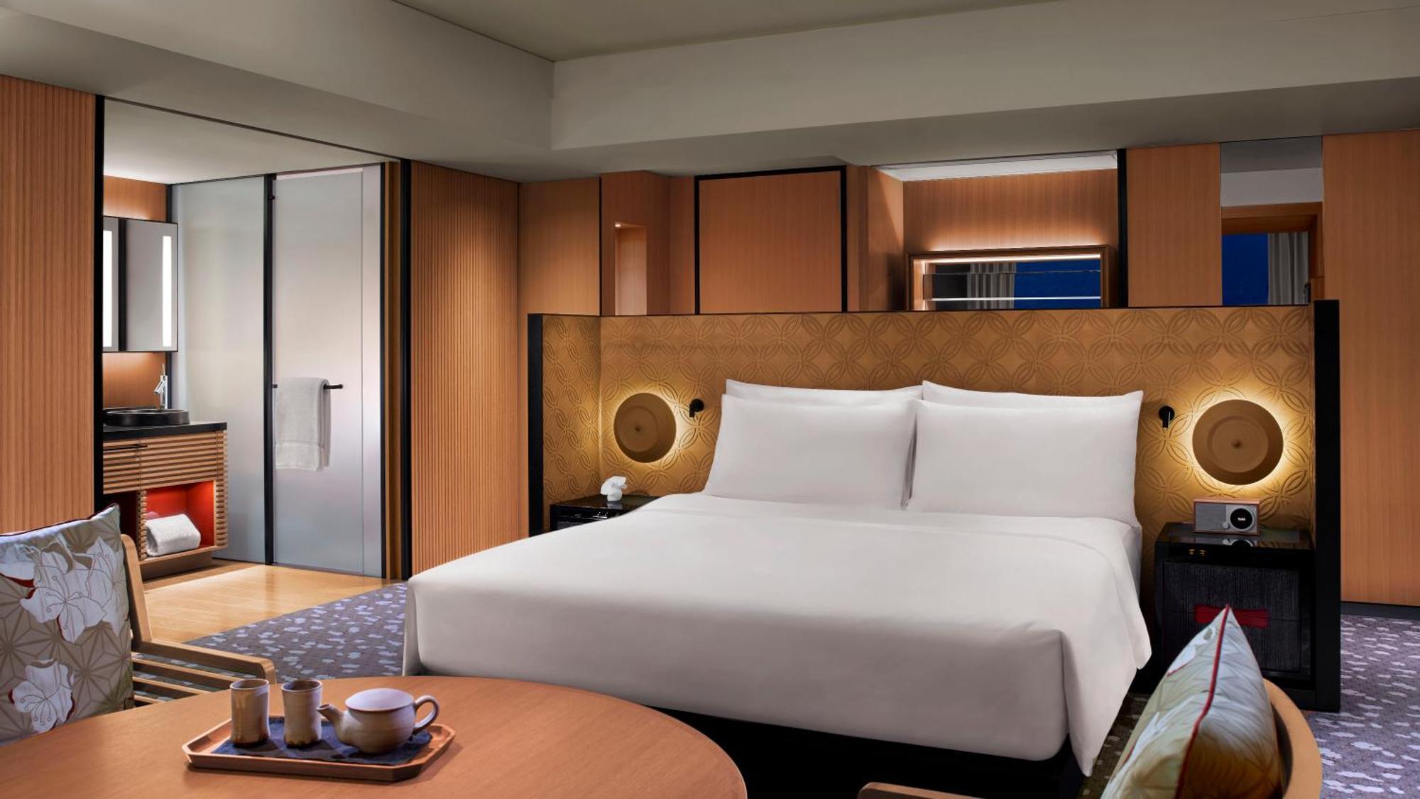 The Ritz-carlton 5*
