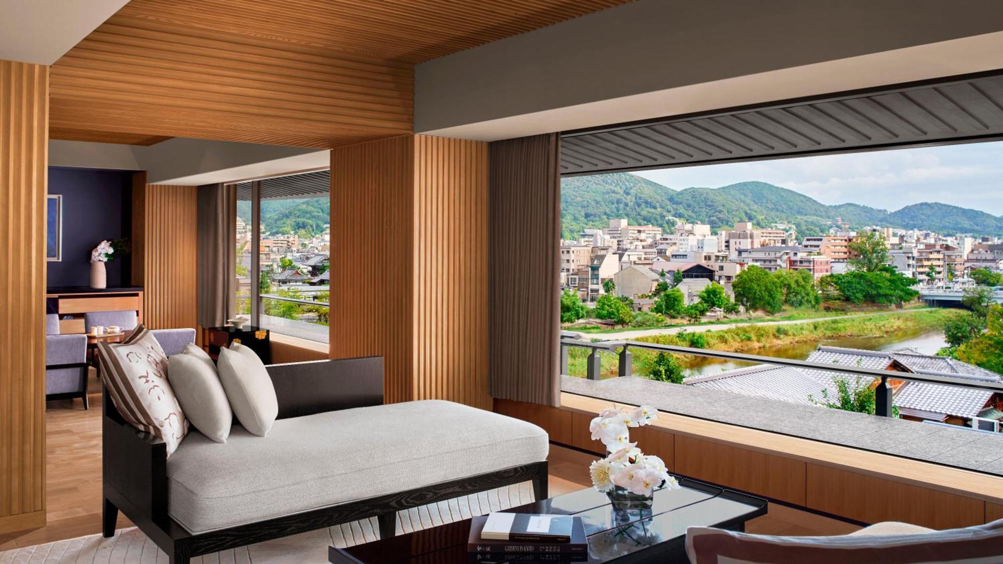 The Ritz-carlton Hotel