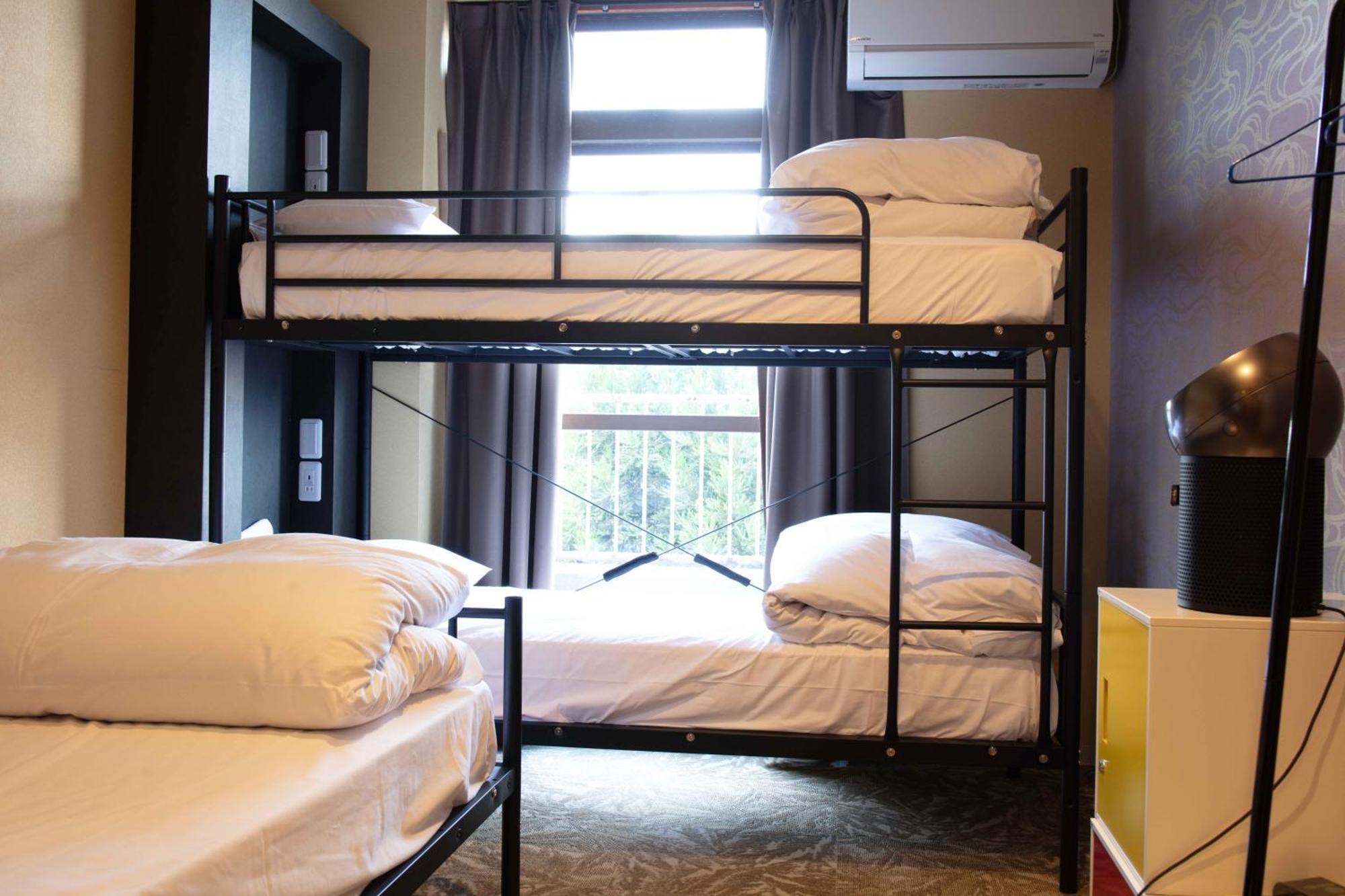 Unagi Hostel