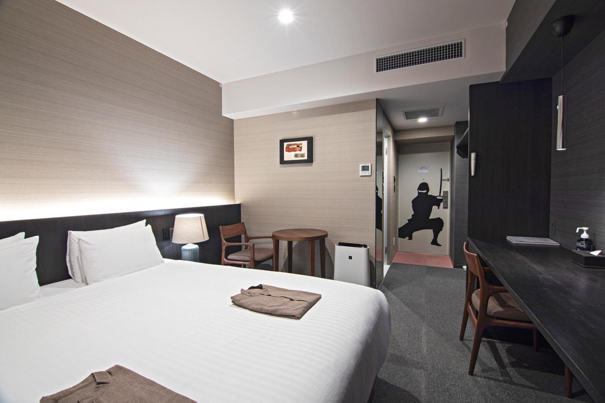 Ninja Black 3* Kyoto
