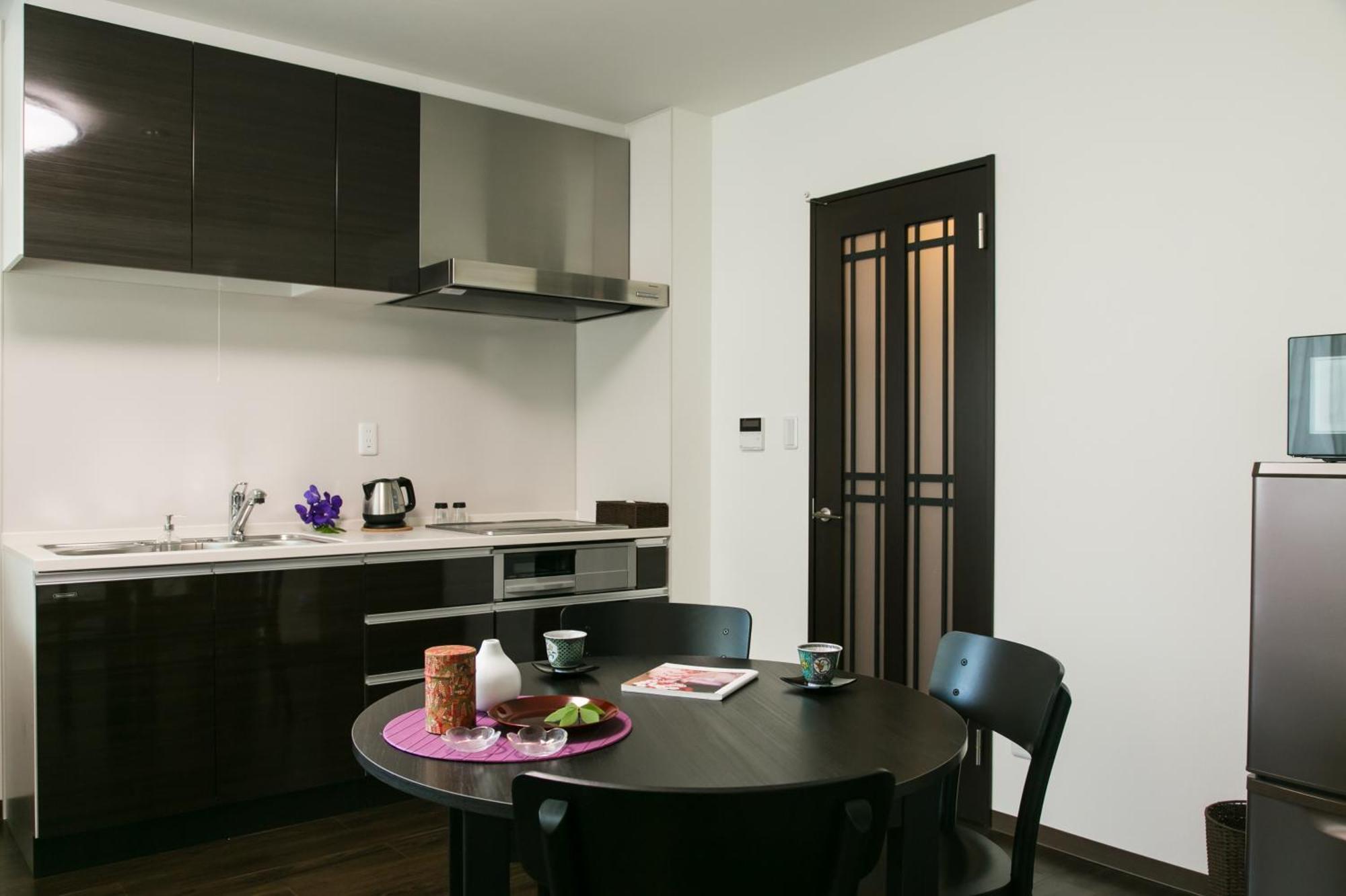 Four Sisters Apartment *