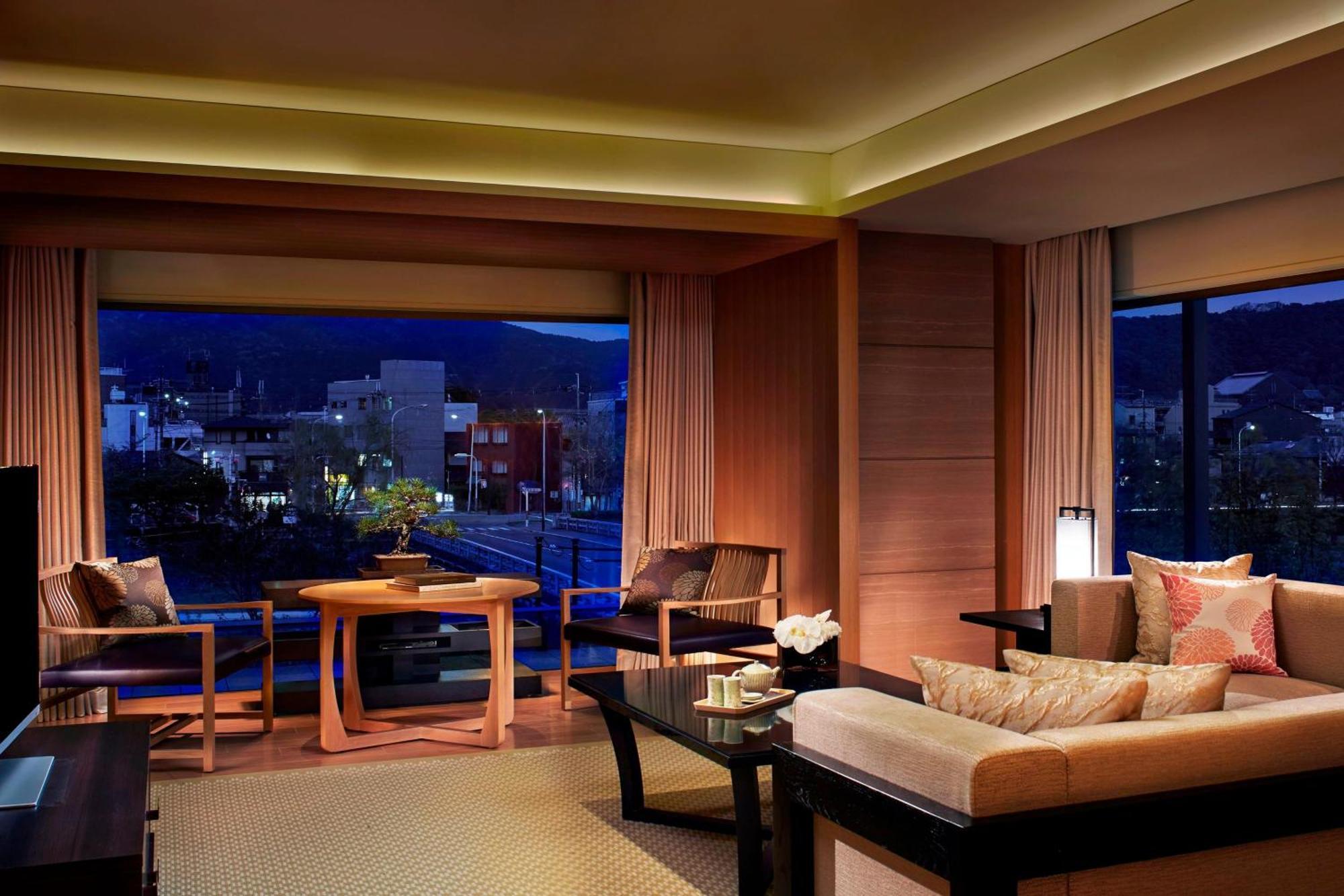 The Ritz-carlton Hotel