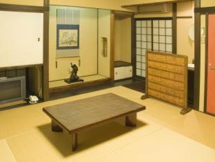 Yadoya Nishijinso Ryokan Kyoto