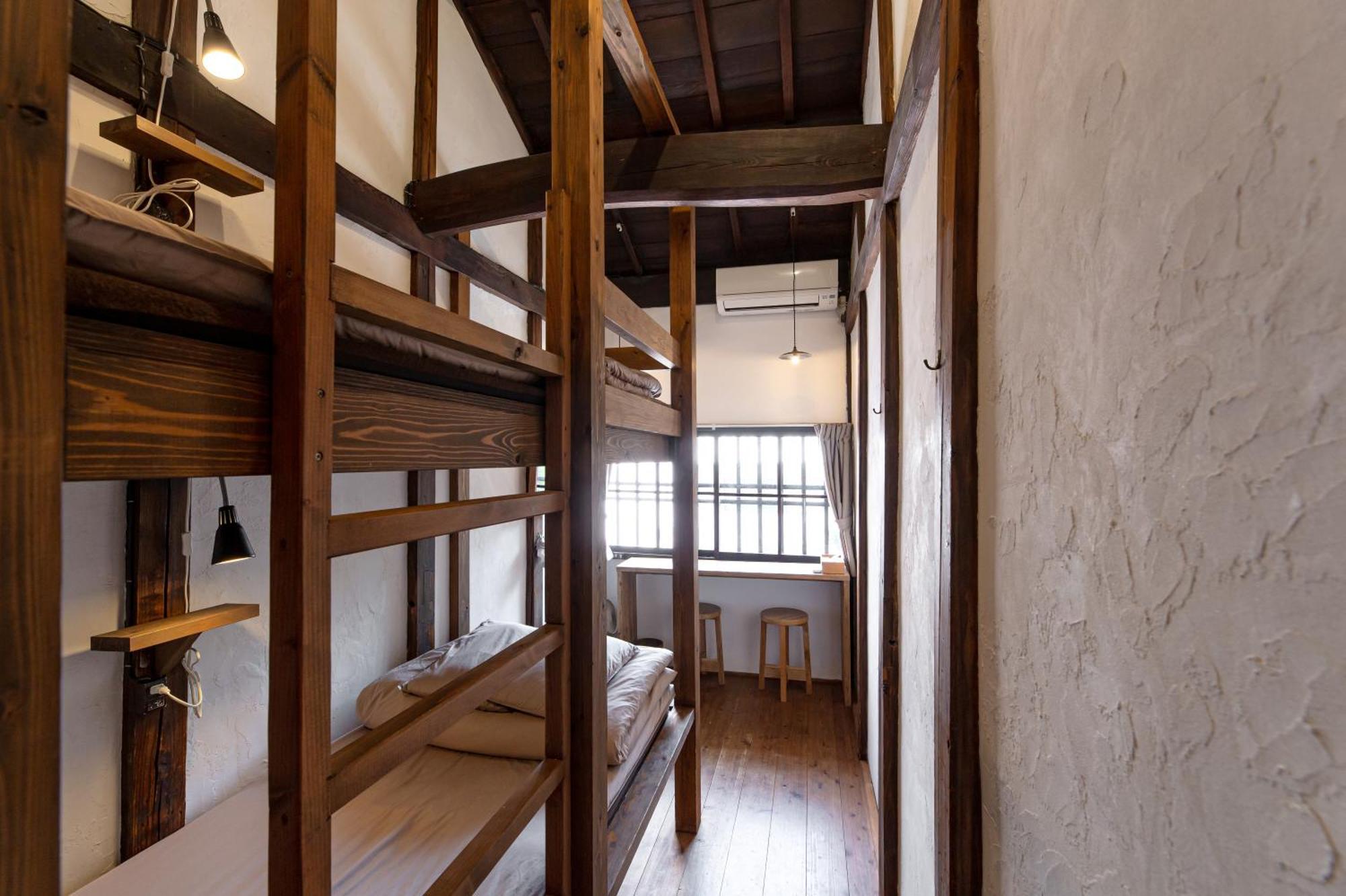 Hachi Guest house *