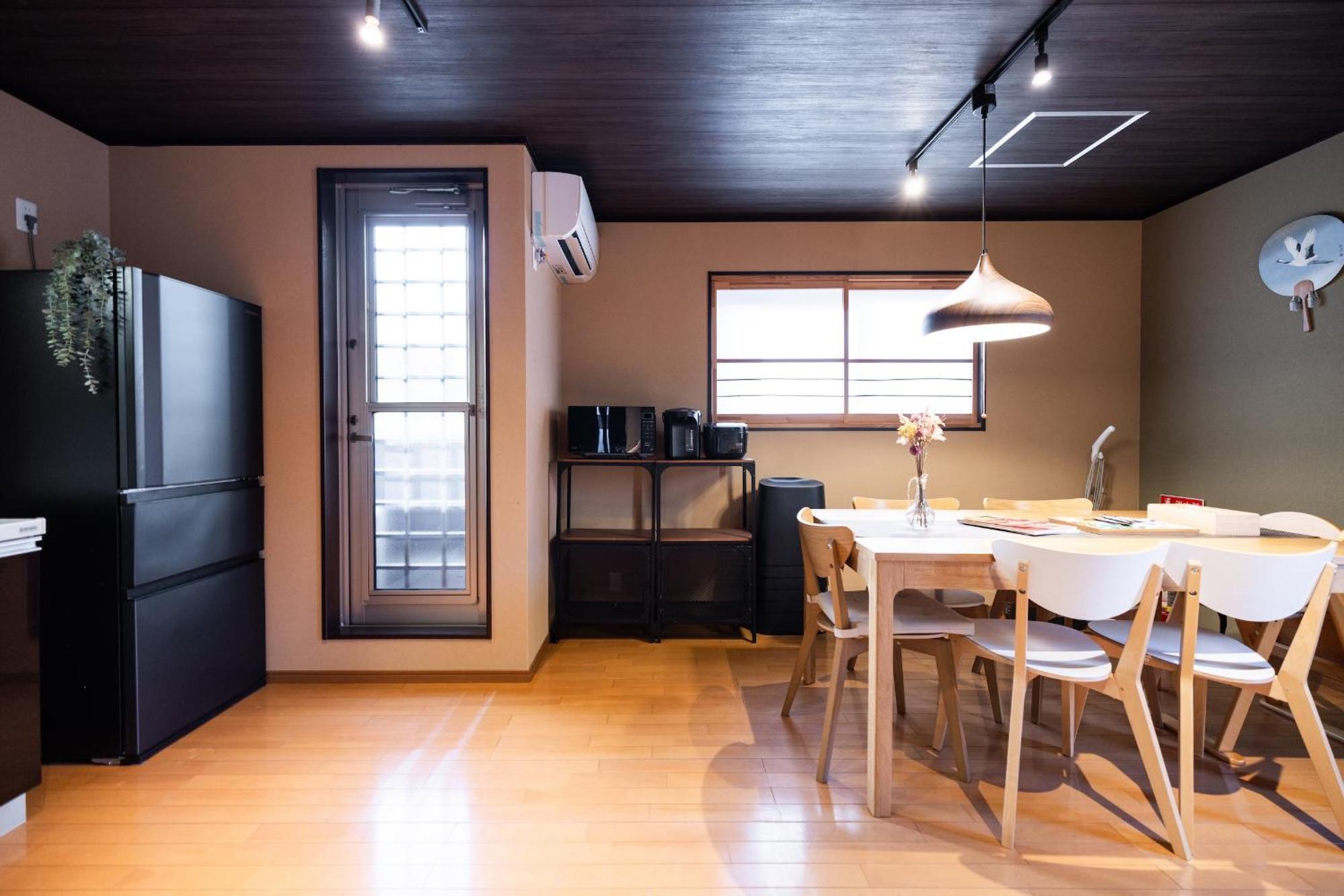 Apartment Muji Arashiyama 無時嵐1階2階賃貸し 駅まで徒歩2分 *