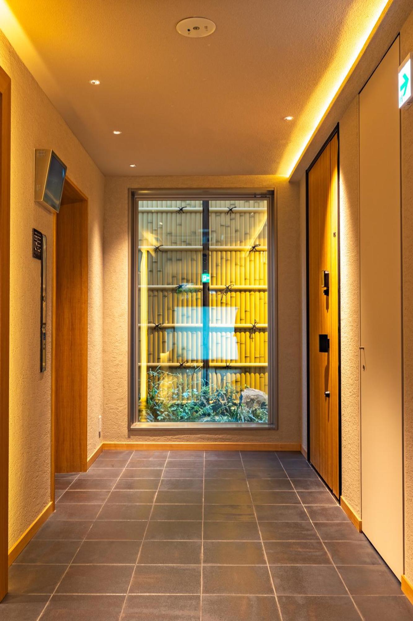 Dash Living Gojo 2*