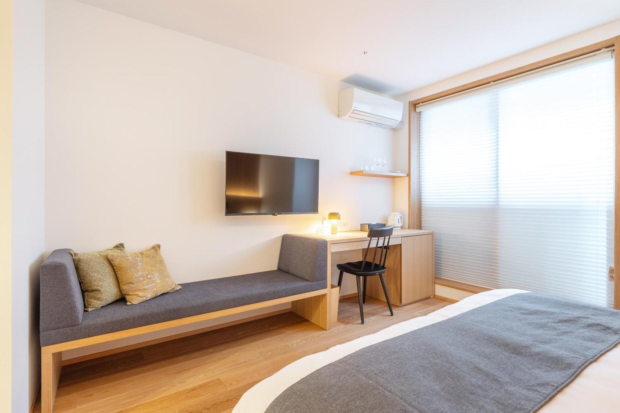Dash Living Gojo