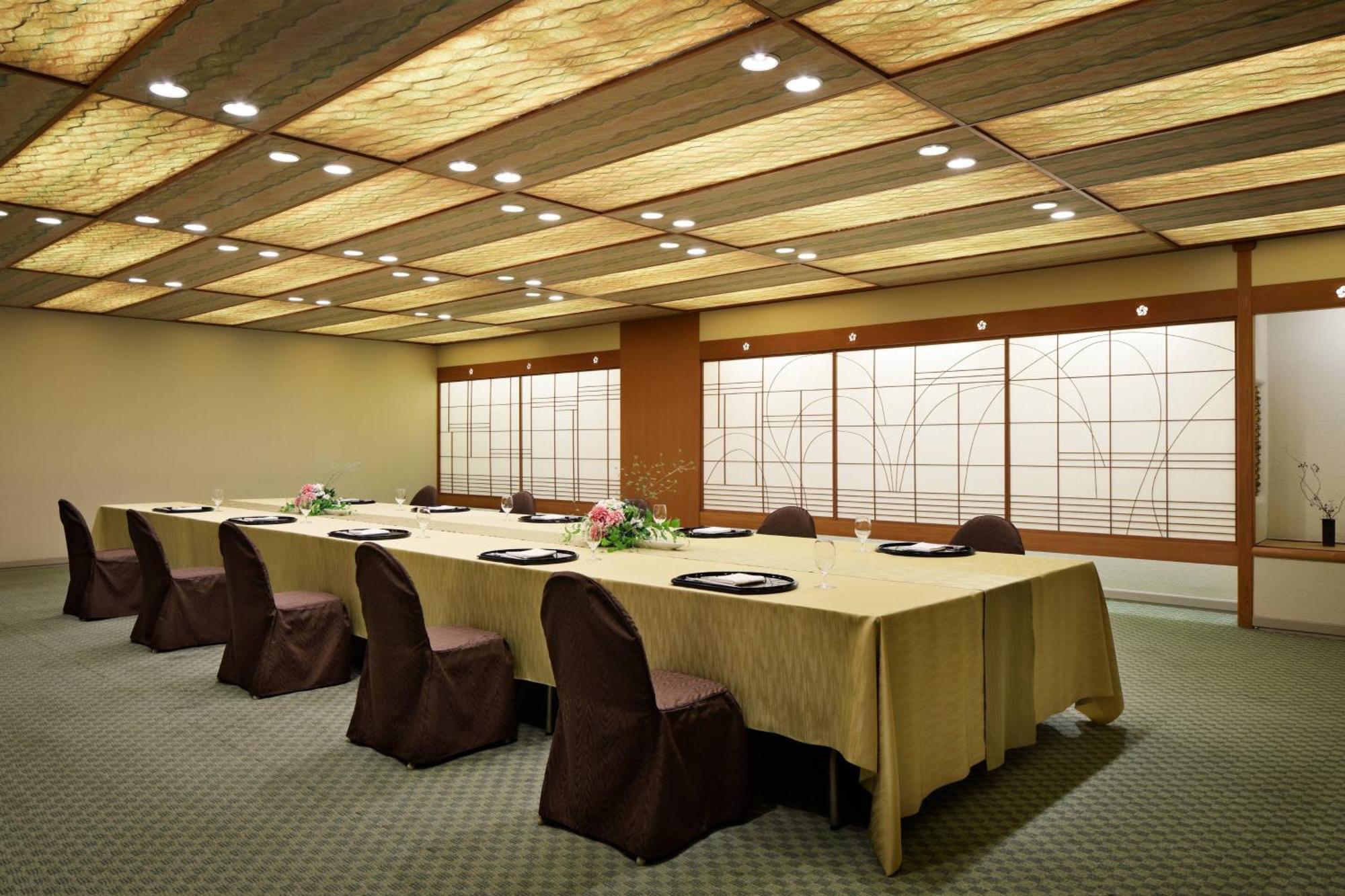 Hotel The Takaragaike, Autograph Collection Kyoto