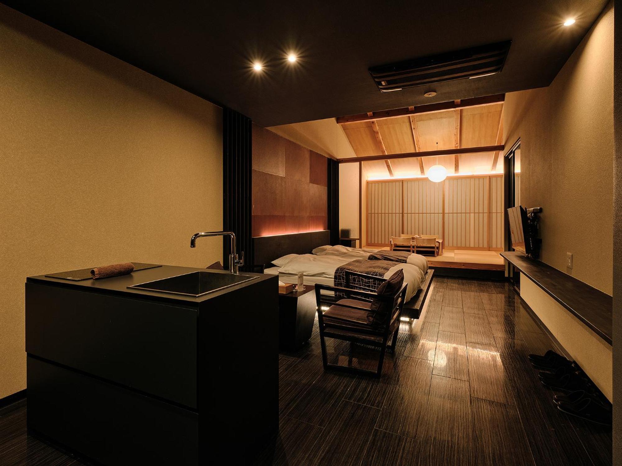 Tsumugi Tojihigashimonmae Kyoto