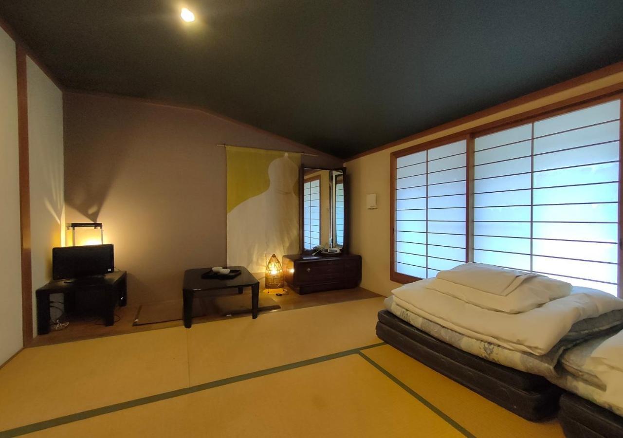 Guest house Shirakawa Kiraku 2*