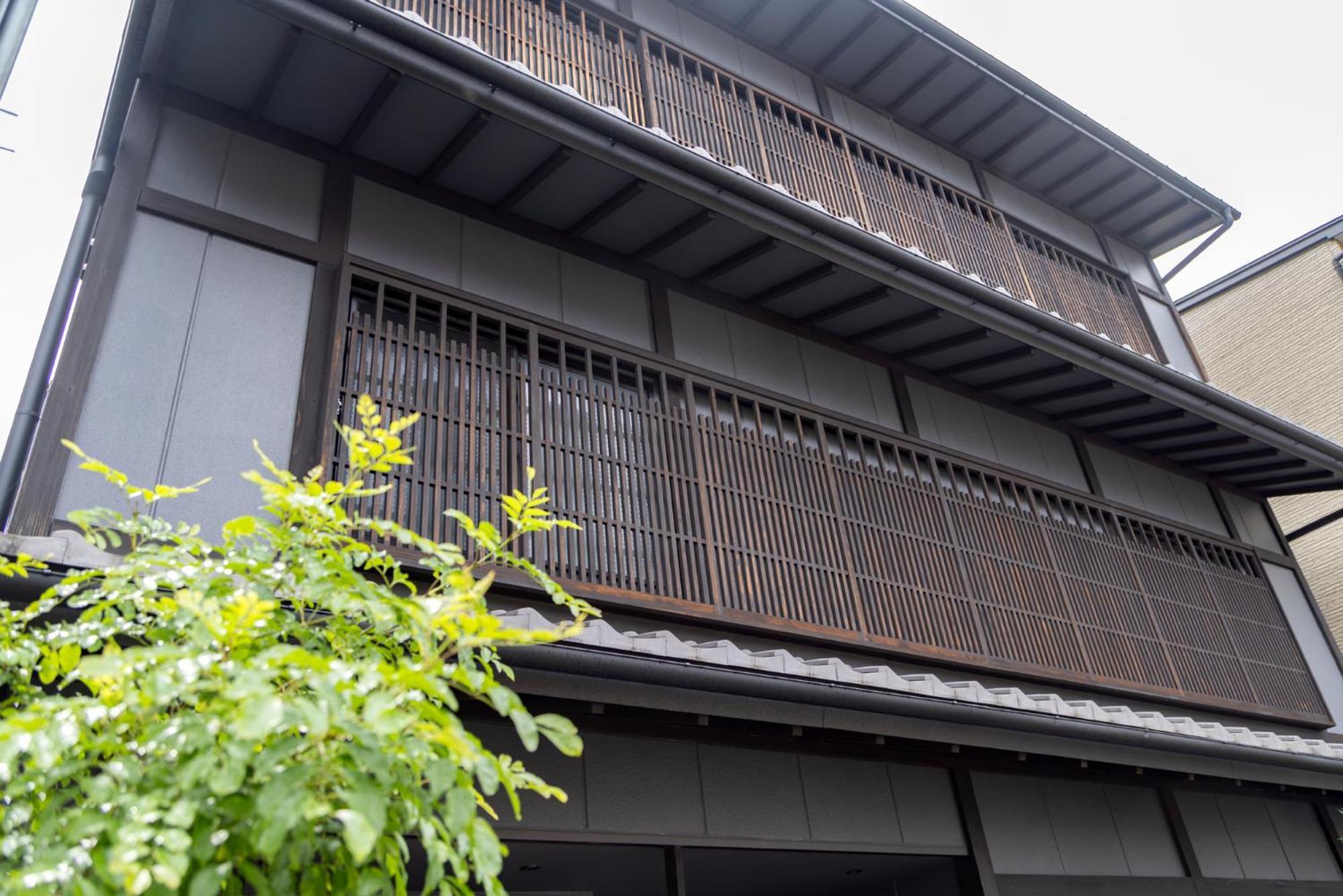 Madoka Station West Hotel