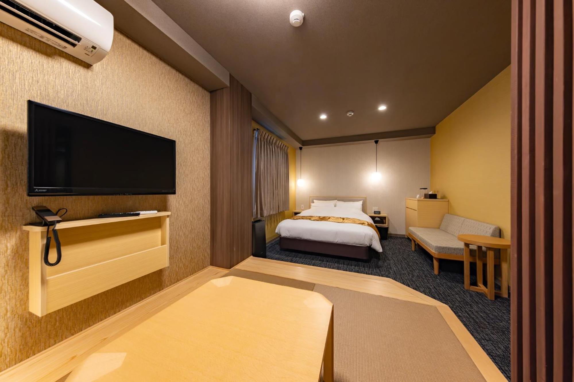 Madoka Station West Hotel