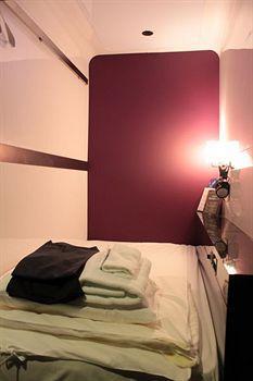 First Karasuma For Women Capsule hotel