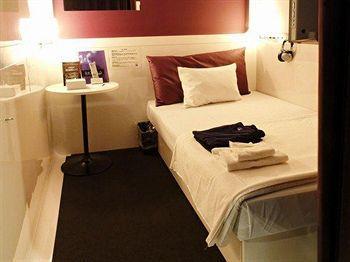 First Karasuma For Women Capsule hotel