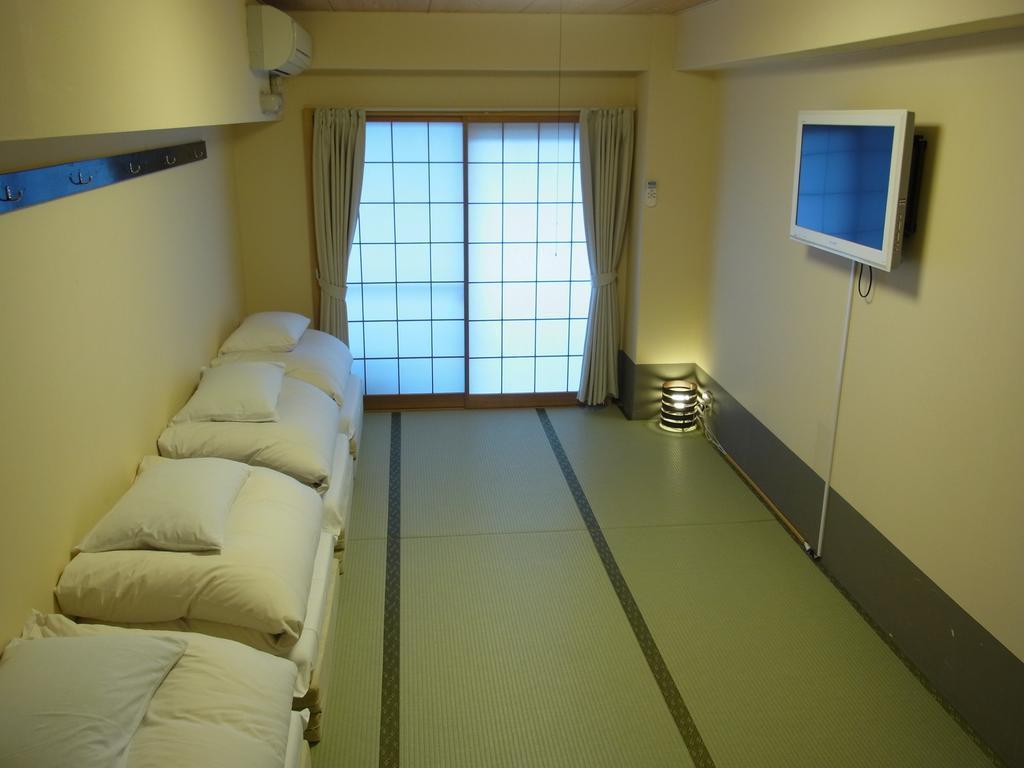 Backpacker's Budget Hostel *