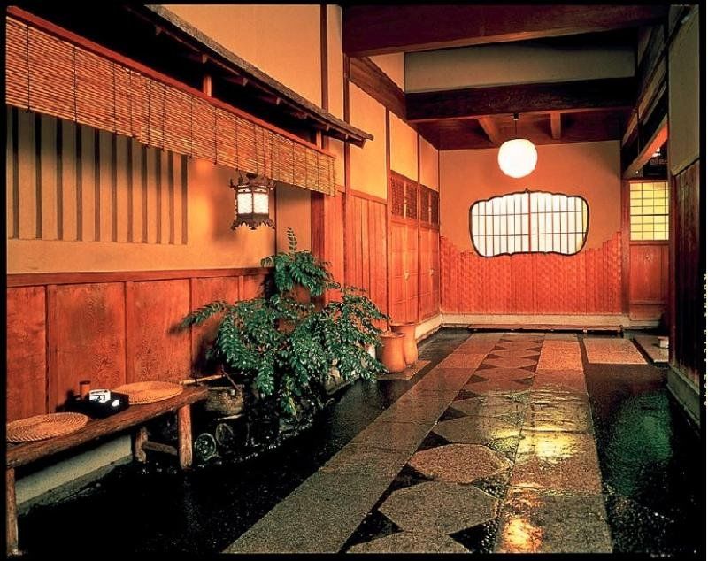 Hiiragiya