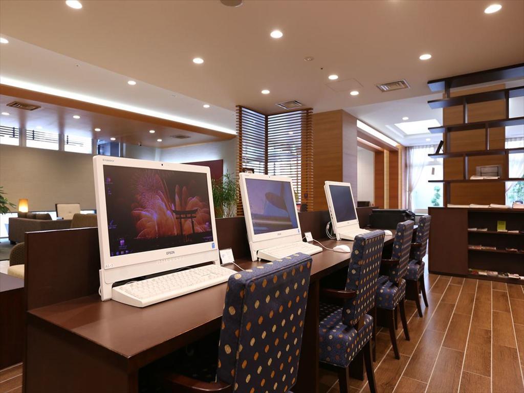 Almont 4*