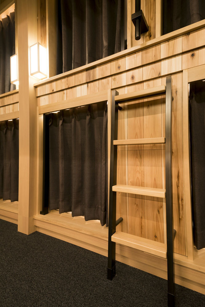 Capsule hotel The Prime Pod 2*