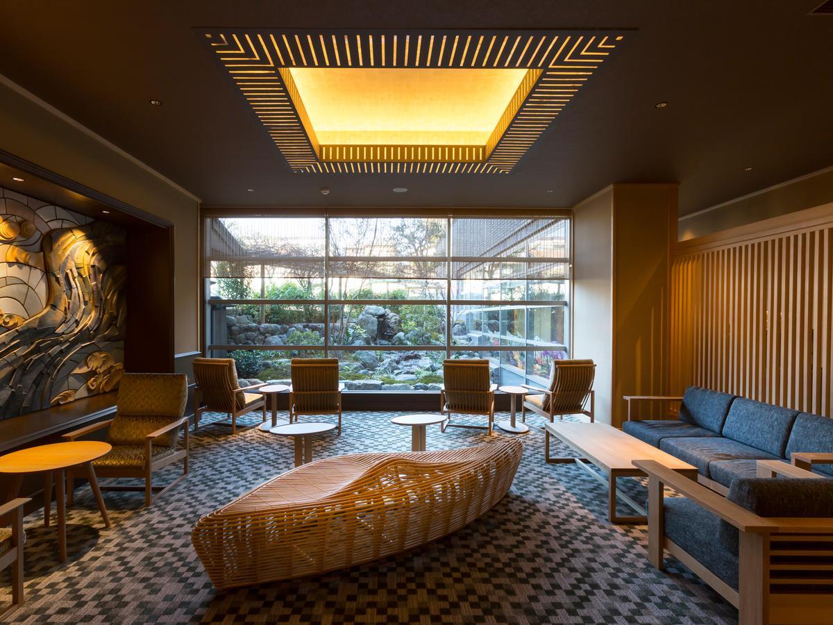 Saka Hotel 3*