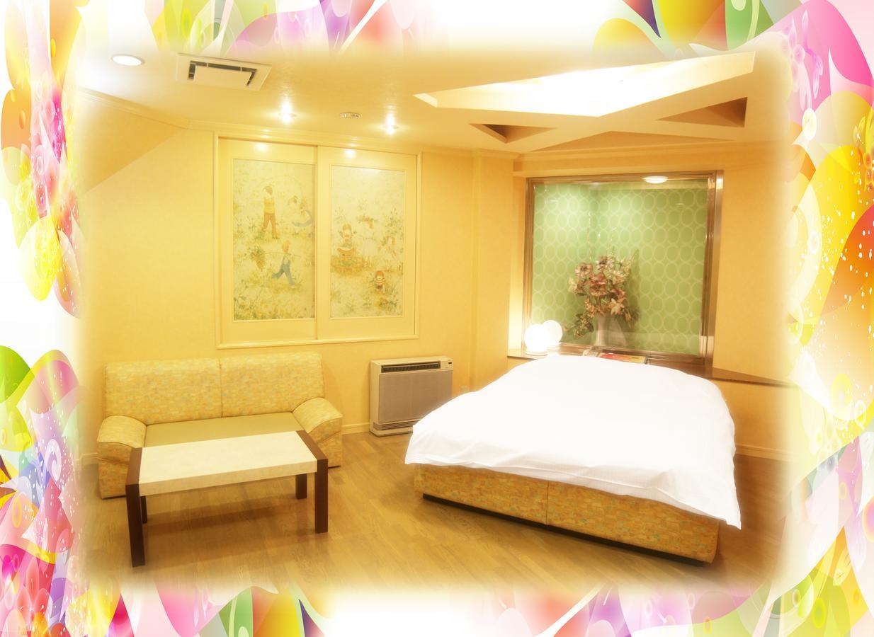 Crown (adults Only) Love hotel *