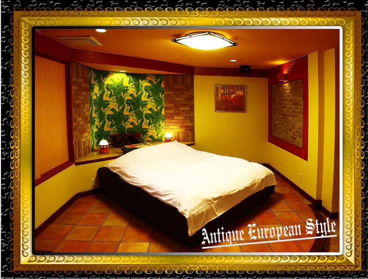 Love hotel Crown (adults Only) *