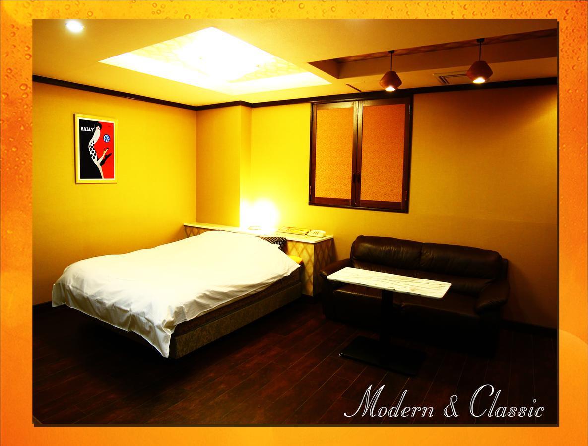 Crown (adults Only) Love hotel