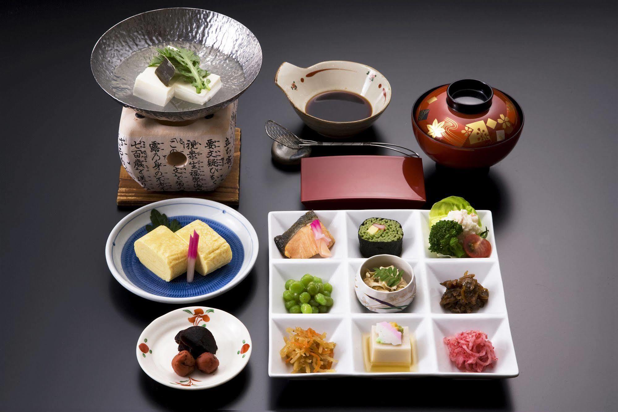 Ryokan Hirashin 3*