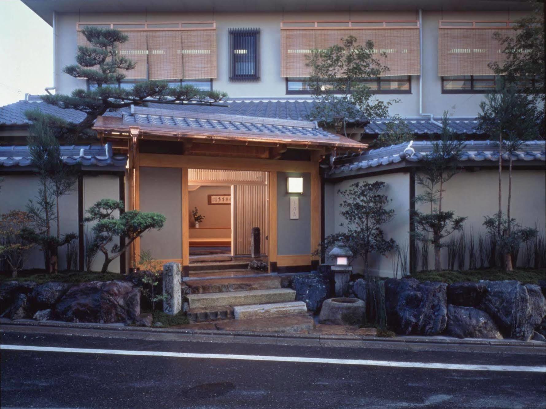 Kinoe 4*
