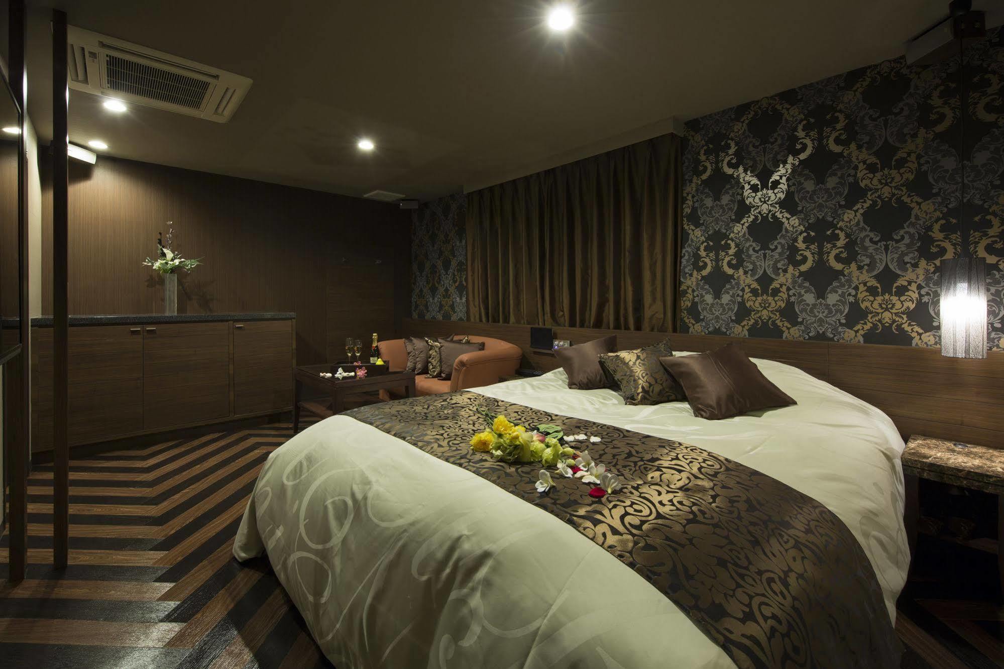 In The (adults Only) Love hotel