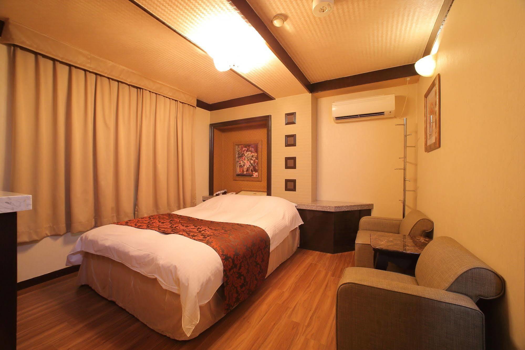 Love hotel Fine Olive Yamashina (adults Only) 3*