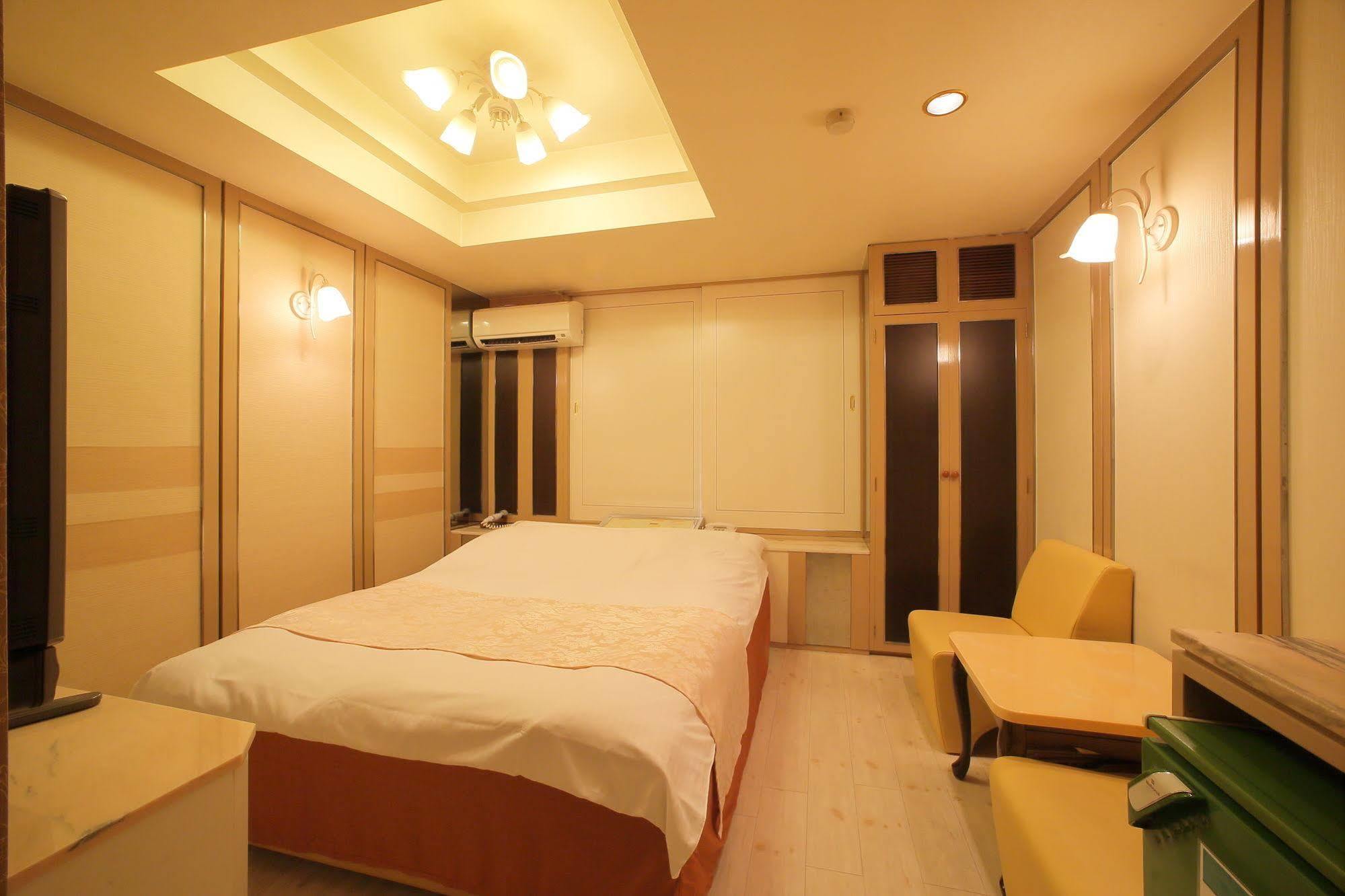 Fine Olive Yamashina (adults Only) Love hotel