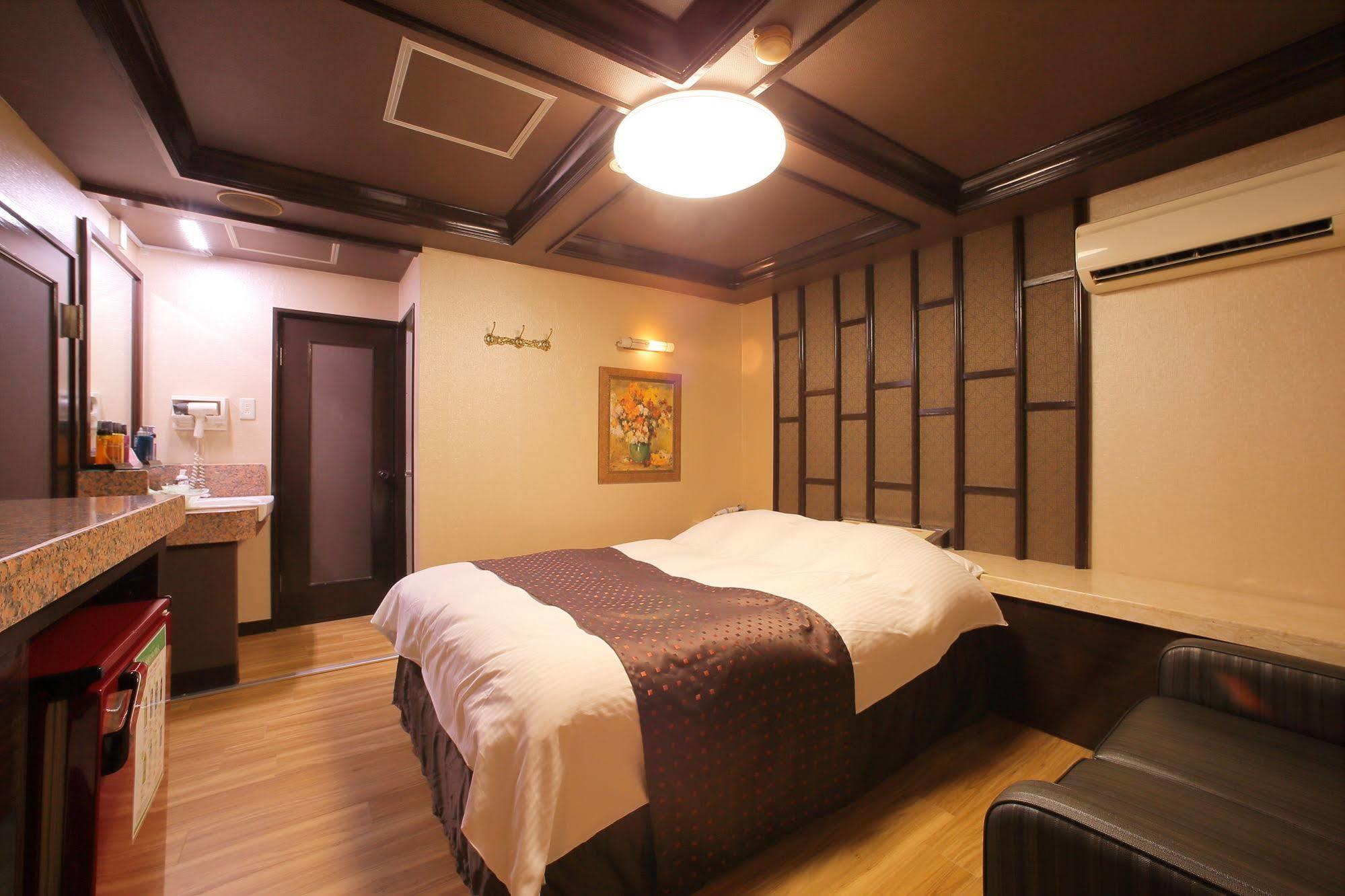 Fine Olive Yamashina (adults Only) Love hotel