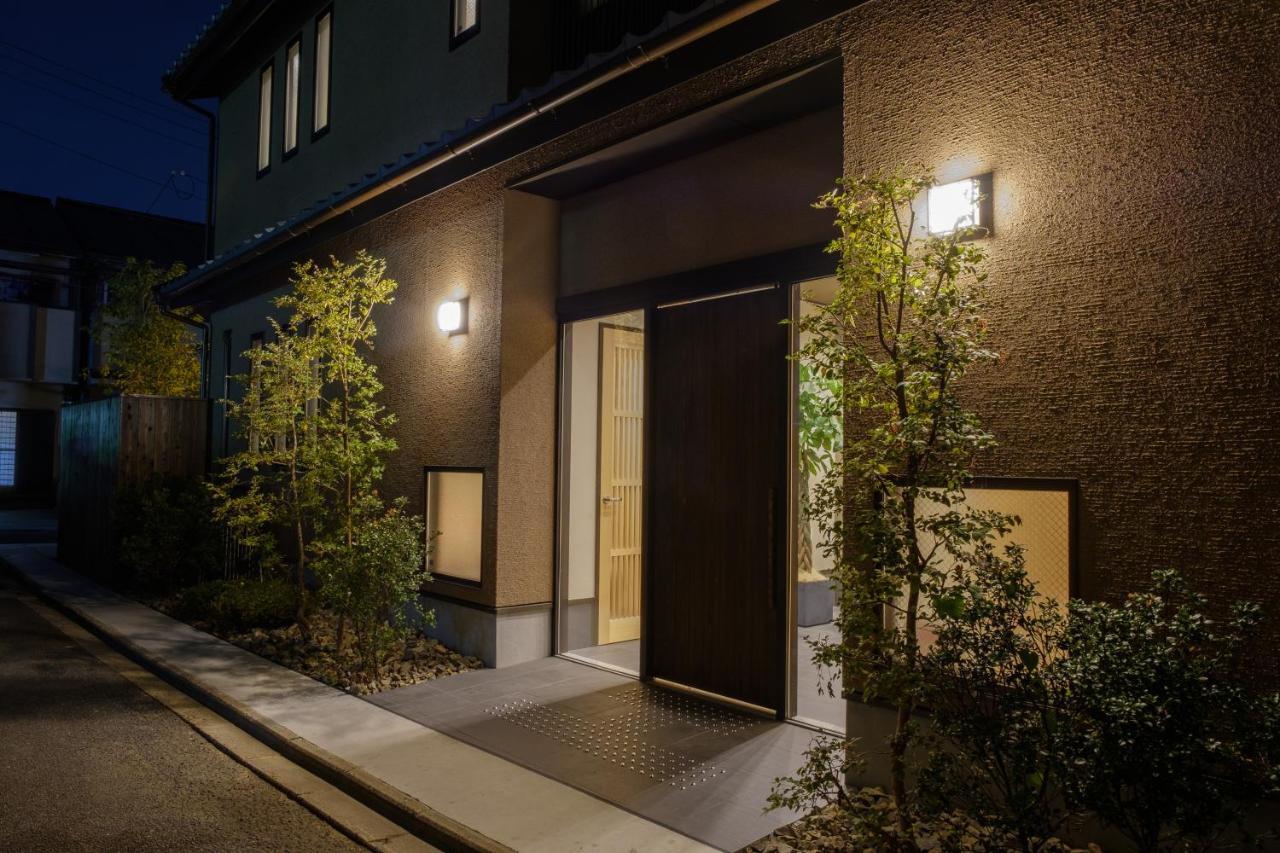 Kanade Tojiminamimon Apartment