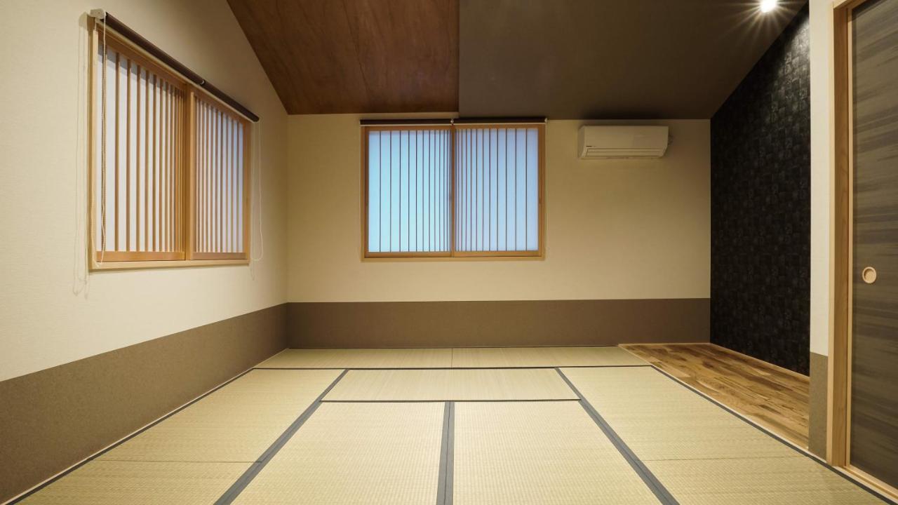 Kamon Fushimi *
