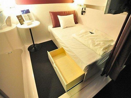 Capsule hotel First Karasuma For Women