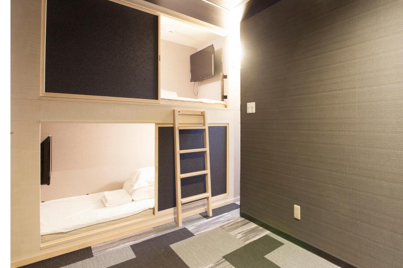 Centurion & Capsule hotel 3*