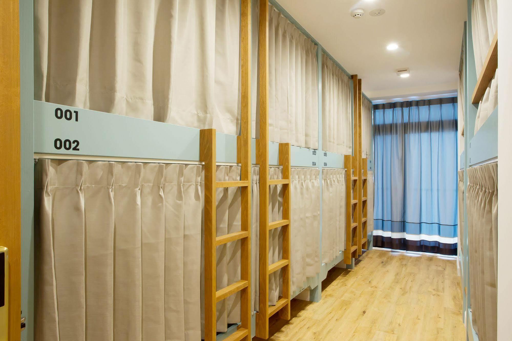 Hostel The Next Door Lower East Nine