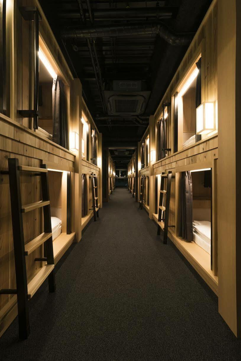 Capsule hotel The Prime Pod 2*