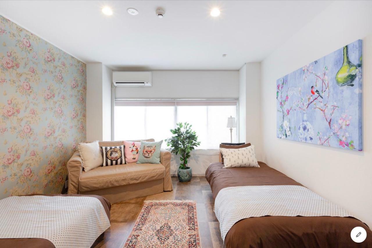 8q Gojo Suites Guest house *